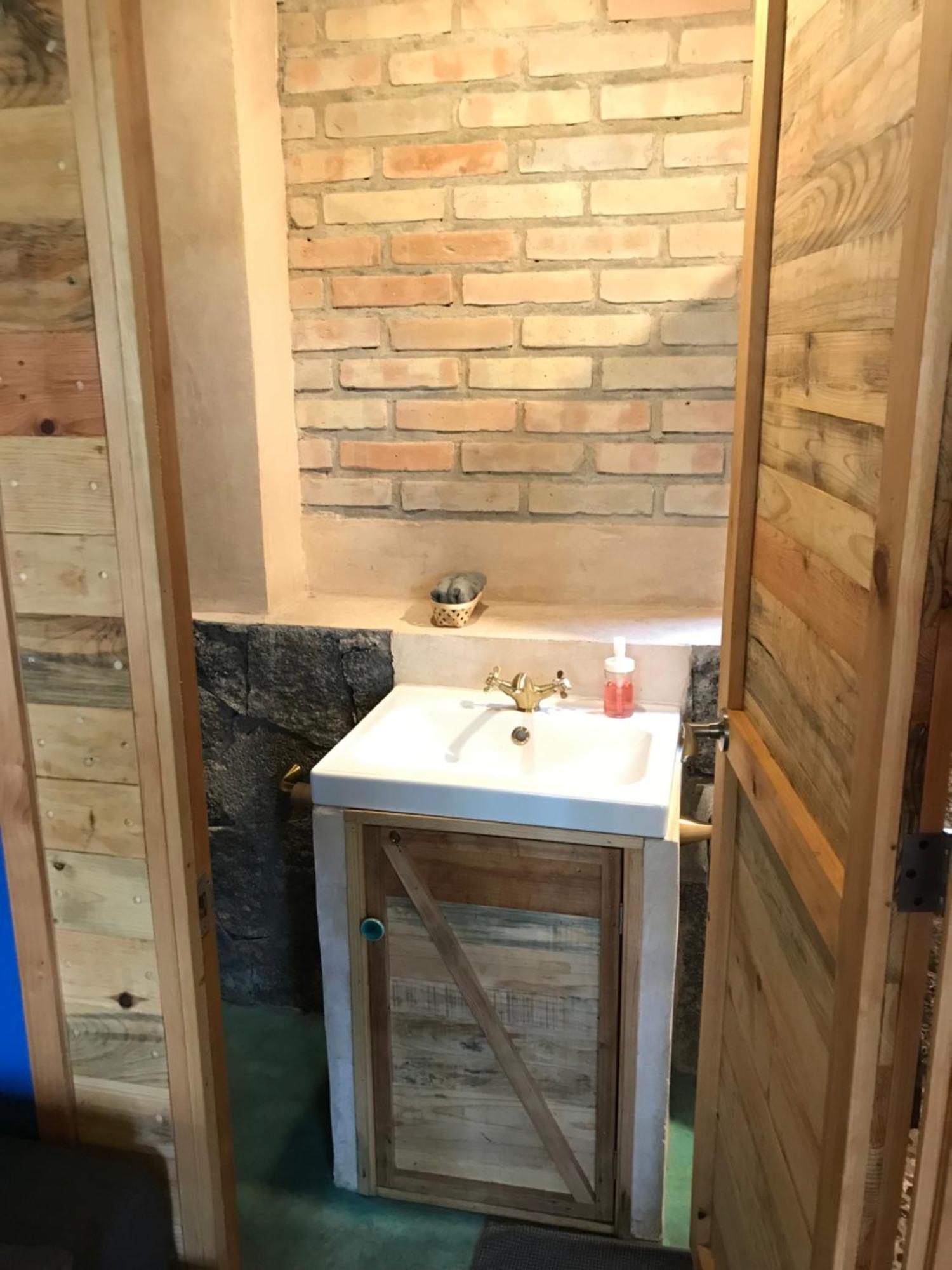 La Cabana Azul Al Fondo Del Bosque De 테포츨란 외부 사진